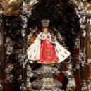Pražské Jezulátko a chrám Panny Marie Vítězné - 1 0px-Child_Jesus_of_Prague_(original_statue)wc