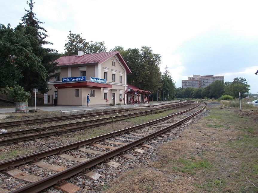 Železnice na Kladno se ve Veleslavíně posune. Povede jižněji