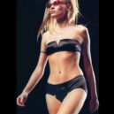 Bikini - 1996 – černé bikiny – Daily Express