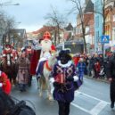 Sinterklaas a Černý Pete - 2- VÍTÁNÍ SINTERKLAASE – Sinterklaas_Groningen_2015 – wikipedia