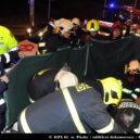 Pražští hasiči vyprošťovali seniorku zaklíněnou pod tramvají. Nehodu nepřežila - Hasiči, tramvaj, Praha