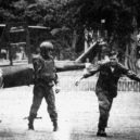 Pat Nixonová - 31. července 1969 Pat Nixon letěla v bojovém vrtulníků do válečné zóny v jižním Vietnamu – wikipedia