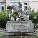 Macharovo náměstí – centrum Ořechovky - 4 orechovka-pomník padlých