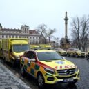 Kardinál Duka požehnal novým sanitkám - 4 sani5