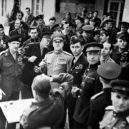Montgomery - 5. červen 1945 – Montgomery vyznamenán řádem vítězství – vpravoDwight Eisenhower, Georgij Žukov a sir Arthur tedder – wikipedia