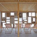 Výstava Sauna/Architektura požitku v Paláci YMCA - 5_foto z výstavy v Paláci YMCA_studio H3T Architekti_Lázně na lodi Praha_foto archiv H3T Architekti_repro zdarma