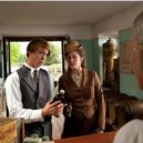 Bertha Benzová - 7 – TV film Karl a Bertha (2011) – kupování ligroinu – csfd