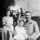 Karel Ludvík (1833 – 1896) - 9 – První syn z druhého manželství Arcivévoda František Ferdinand d’Este (1863 – 1914) a vévodkyně Žofie, rozená hraběnka Chotková se svými dětmi – wikipedie