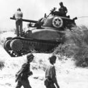 Vylodění na Sicílii 1943 - Americká posádka při kontrole tanku po vylodění – WIKIPEDIE
