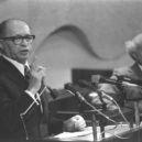 Menachem Begin - Begin při projevu v Knesetu, březen 1974 – wikipedie