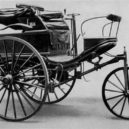 Bertha Benzová - Benzův patentní motorový vůz č. 3, kterým roku 1886 Bertha Benz uskutečnila první velkou vyjížďku – 106 km – wikipedia