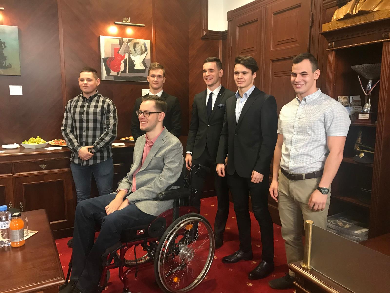 Na středočeských školách proběhla charitativní akce s policisty