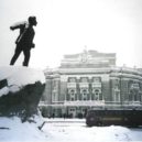 Sverdlov - Divadlo a Sverdlovův pomník v zasněženém Jekatěrinburgu – wikipedia