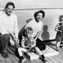 Kim Philby - Donald Maclean se ženou Melindou a dvěma syny (50. léta)