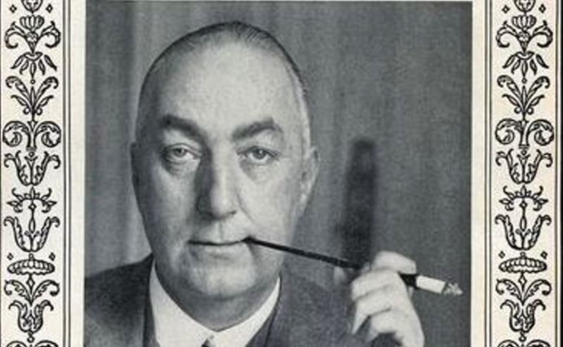 Stejně jako Zelený lučištník i jeho autor Edgar Wallace zasáhl přesně cíl. I když psal s chybami