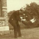 Lou Hooverová - Herbert Hoover si hraje se svým dvouročním synem – wikipedia