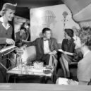 Pan Am - Interier Boing 707 a pasažéři Pan Am – Business Insider