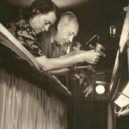 Začátky Spejbla a Hurvínka - Josef Skupa s manželkou Jiřinou oři představení (asi 1940) – wikipedia