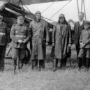 Rekordní zima 1929 - Letecký nadšenec profesor Jaroslav Maňák se syny Josefem (1918) a Jiřím (1916) – Info.cz