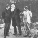 Gorkij - Maxim Gorkij, umělecký kritik V.V. Stasov a malíř Ilja Repin (1900) – wikipedie