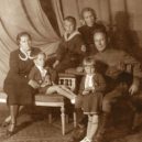 Šolochov a Tichý Don - Michail Šolochov s manželkou a dětmi – wikipedie