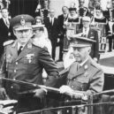 Alfredo Stroessner - Na přehlídce – laprensa