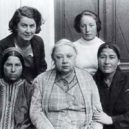 Naděžda Krupská - Naděžda Krupská (uprostřed) v 30. letech 20. století – wikipedia