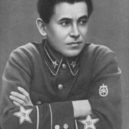 Sudoplatov - Nikolaj Ježov, šéf NKDV během Velkého teroru, malý vzrůstem, 151 cm, zvaný Skrček. Nevynikal ani inteligencí, zato jeho osobní brutalita při výsleších byla bezmezná-wikipedie