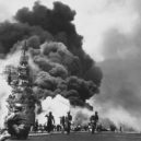 Bitva o Okinawu 1945 - Námorní pěchota postupující hustým porostem – wikipedie