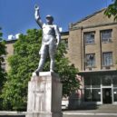 Kujbyšev - Památník před závodem Kramatorsk Hutní závod je. V. V. Kujbyševa – wikipedie