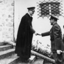 Ante Pavelić - Pavelič se vítá s Hitlerem po svém příjezdu do Berghofu na státní návštěvu (9. červen 1941) – wikipedia