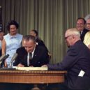 Harry S. Truman - Prezident Johnson, Truman a jeho manželka (1965) – wikipedia