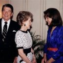 Nancy Reaganová - Prezident Reagan, Nancy a bývalá první dáma Jacqueline Kennedy Onaasis – wikipedia