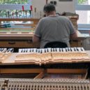 Steinway - Příprava mechaniky klavíru – Designboom