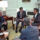 Ronald Reagan (1911-2004) - Reagan a premiérka Dominiky Eugenia Charles hovoří o událostech na Grenadě. – wikipedie