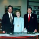 Ronald Reagan (1911-2004) - Reaganovi s modelem letadlové lodi Ronald Reagan – květen 1996 – wikipedia