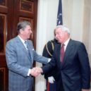 Joe DiMaggio - Setkání prezidenta Ronalda Reagana a DiMaggio v Bílém domě 27. března 1981 – wikipedia