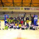 Děti po projektovém náboru podpořily A tým - Slavoj Velké Popovice_Společné foto