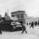Vasilij Danilovič Sokolovskij - Tank SSSR během povstání v Berlíně – čt24