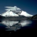 Mount St Helens - Těleso Mount St. Helens zrcadlící se v jezeře. – wikipedia