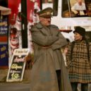Už je tady zas! - Už je tady zas (2015) – FOTOGALERIE – FILM DVD-PREMIERY.CZ