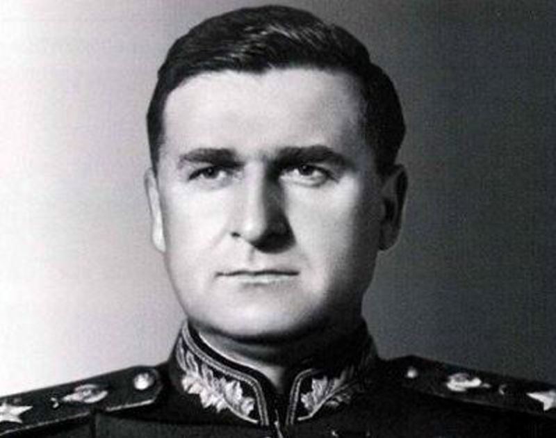 Pomáhal osvobodit Berlín a stal se maršálem. Sovětský generál, co v tom prostě uměl chodit