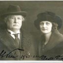 Enrique Stanko Vráz - E. S. Vráz s dcerou (1922) – Neviditelný pes – Lidovky