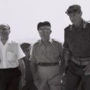 Menachem Begin - Zleva – Begin a Eškol při návštěvě izraelských jednotek na Sinajském poloostrově, 13. června 1967 – wikipedie