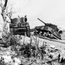 Bitva o Okinawu 1945 - Zničené americké Shermany během bojů na jižní Okinawě