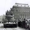 Výstava 100 let české armády - c7 DSC01791 voj.přehlídka 30.5.45 most legií tank