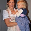 Marmeládová královna Blanka Milfaitová pokřtila knihu - Blanka Milfaitová s dcerou