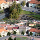 Revitalizace historického jádra města Slaný. Návrh úprav Masarykova náměstí (Sýkora a kol.) - Vizualizace úprav Masarykova náměstí_stávající stav versus návrh úprav 4
