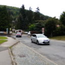 Všenorští rozhodnou o výstavbě spolu s prvním kolem volby prezidenta - Vsenory 3_silnice u arelau kde jsou zvazovany bytove domy_AC