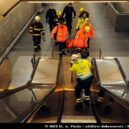 Muž spadl do kolejiště metra - metro pád karlovo náměstí